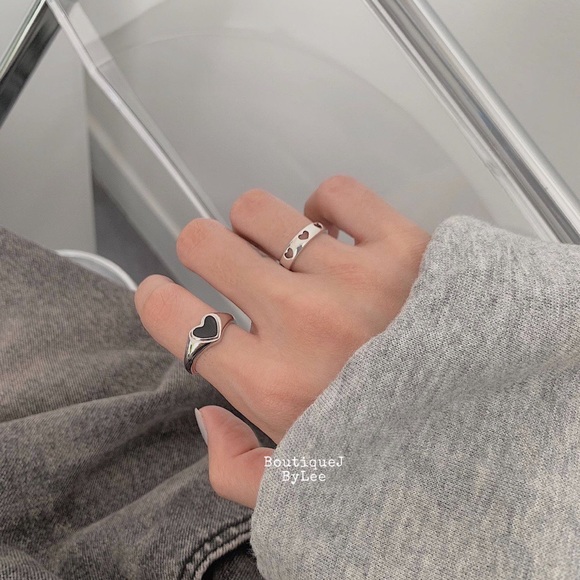 Heart ring, silver heart ring, hollow heart ring, stacking ring silver - Picture 3 of 7